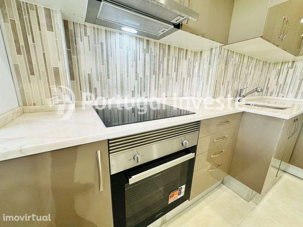 Loja Convertida em T2 Totalmente Renovado a 200m do Metro - Almada - Grande imagem: 3/16