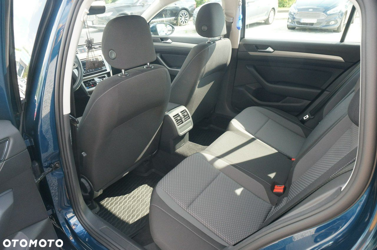 Volkswagen Passat 2.0 TDI EVO Essence - 24