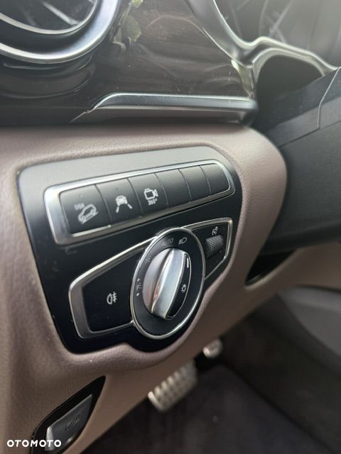 Mercedes-Benz Klasa V 300 d lang 4Matic 9G-TRONIC Special Edition Avantgarde - 16