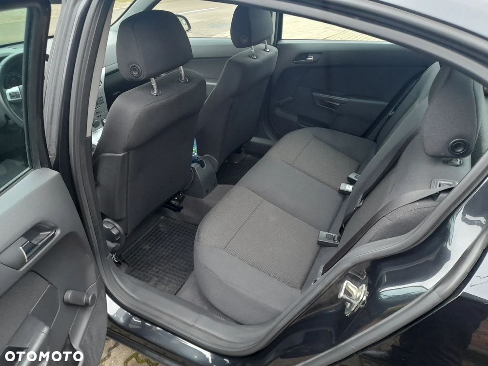 Opel Astra 1.6 - 9