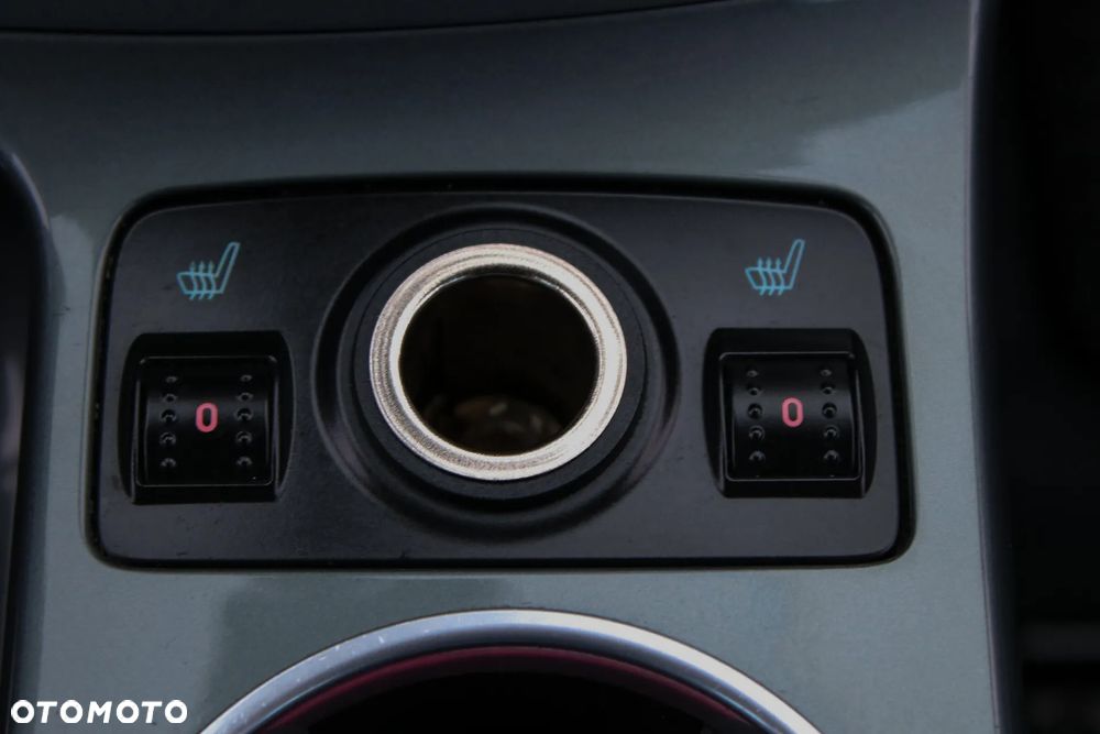 Ford Grand C-MAX 2.0 TDCi Champions Edition - 38