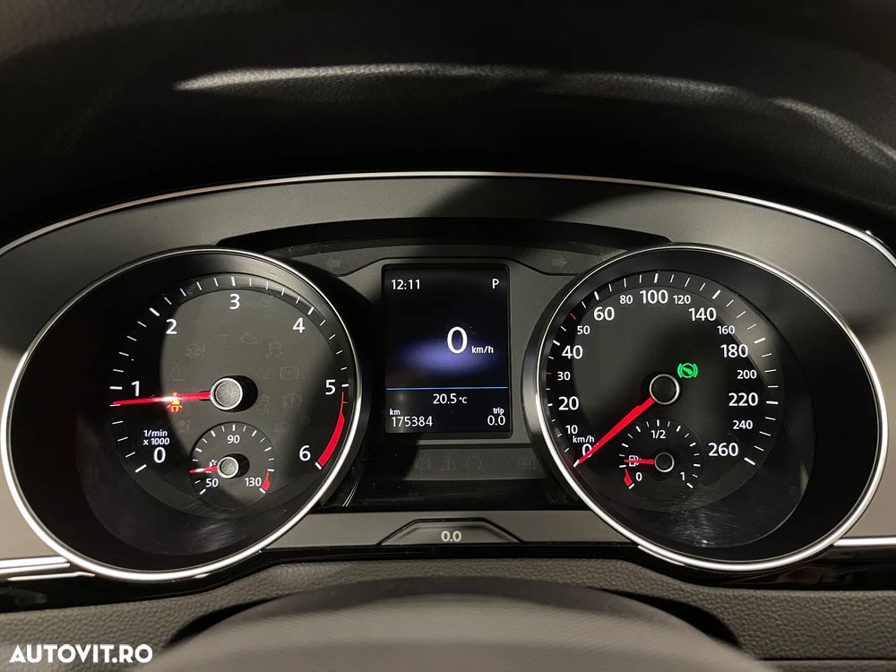 Volkswagen Passat 2.0 TDI DSG 4Mot Highline - 27