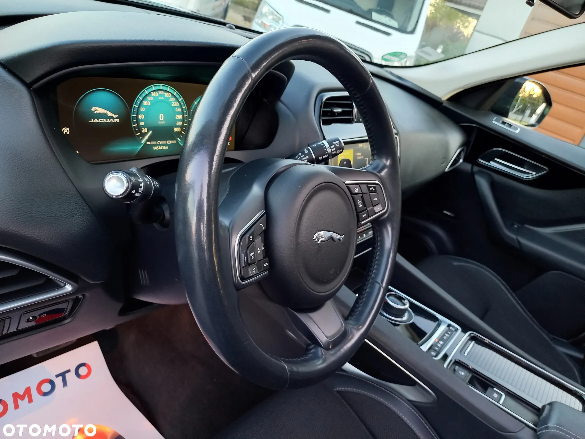 Jaguar F-Pace - 19