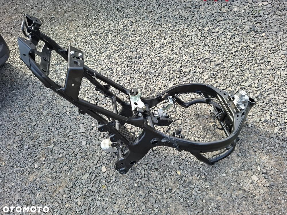 Suzuki GSXS 750 rama - 4