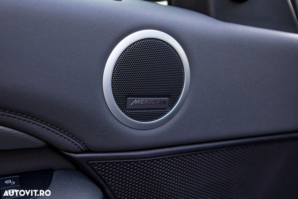 Land Rover Discovery 3.0 L TD6 HSE Luxury - 17