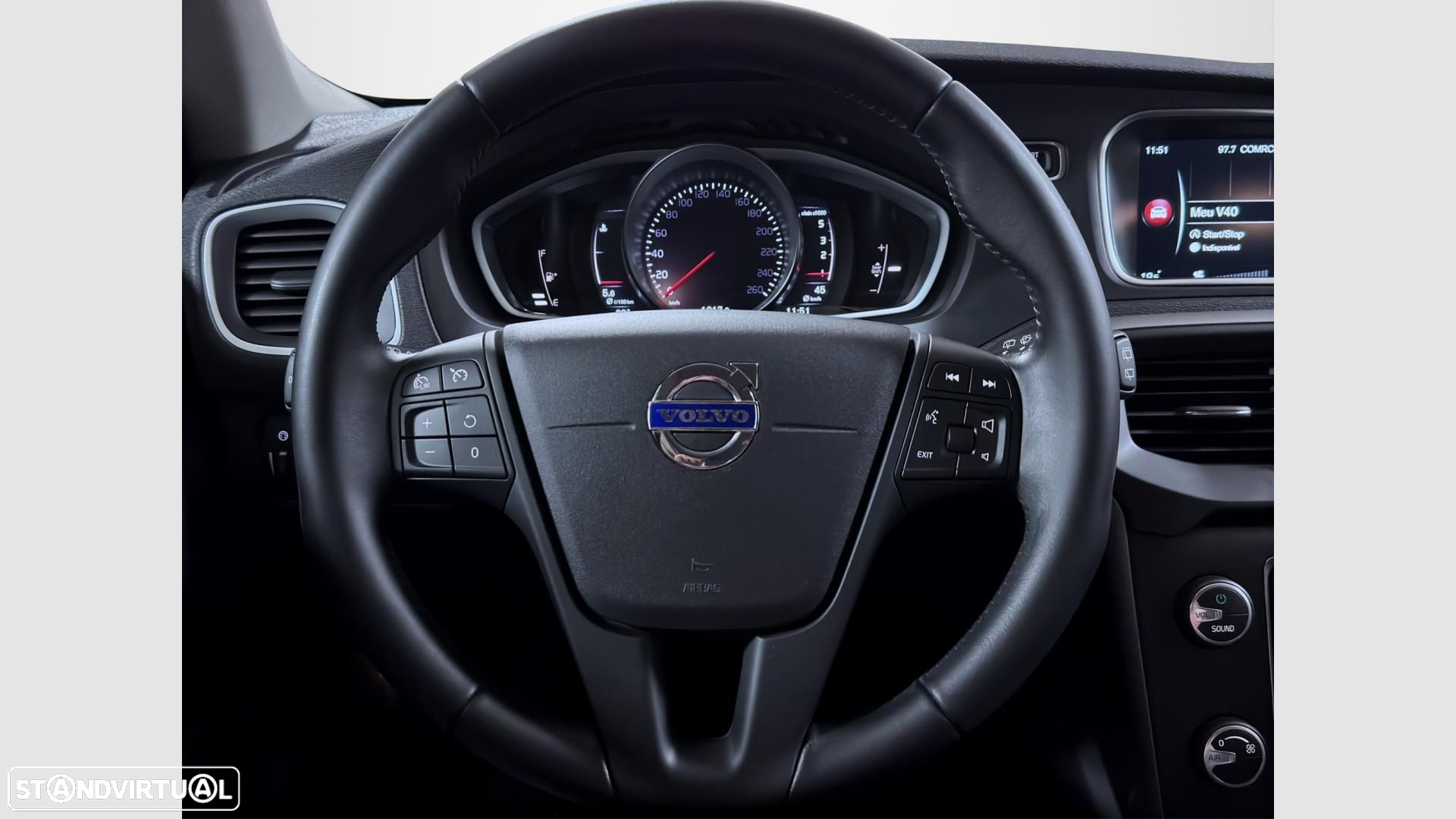 Volvo V40 Cross Country 2.0 D2 Momentum - 12