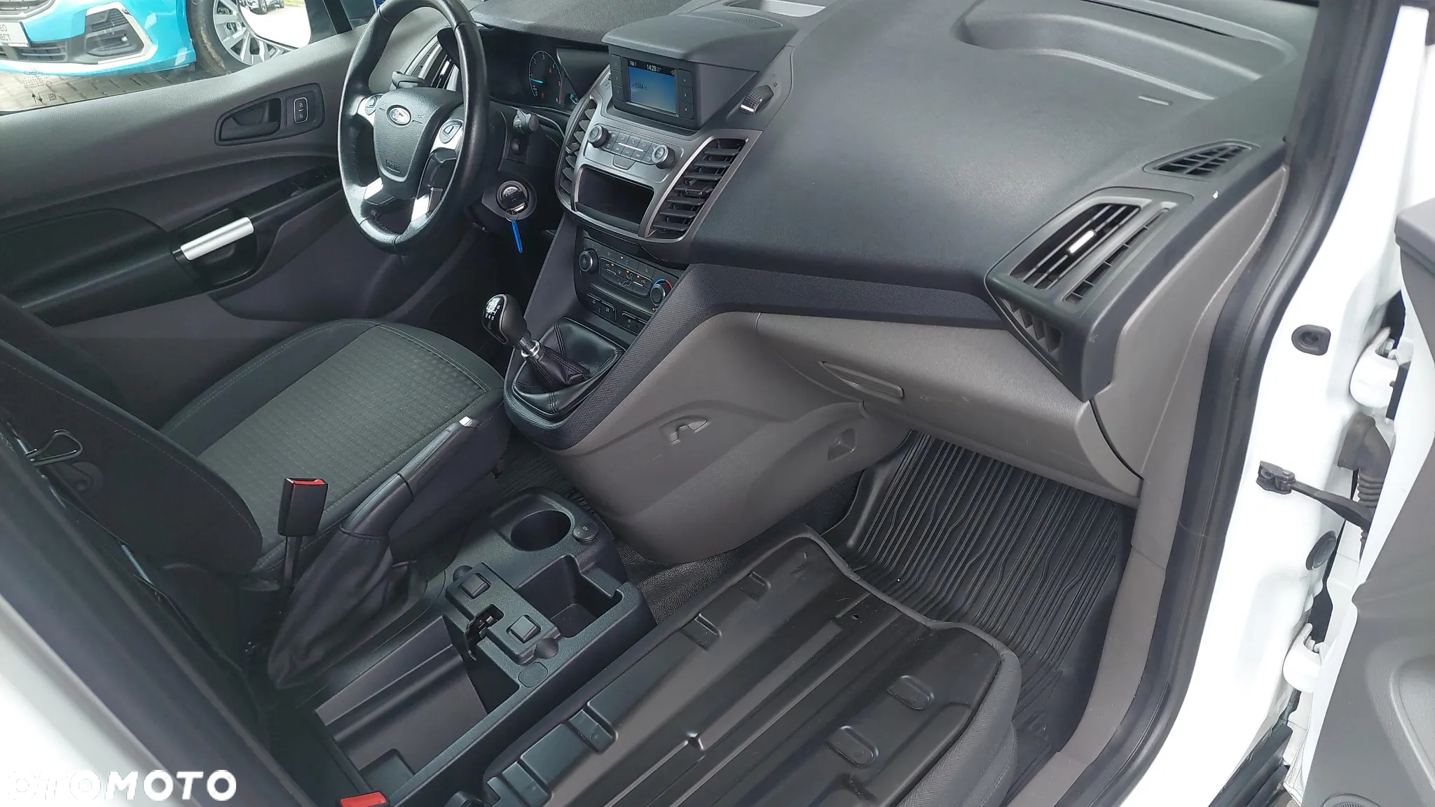 Ford CONNECT - 18