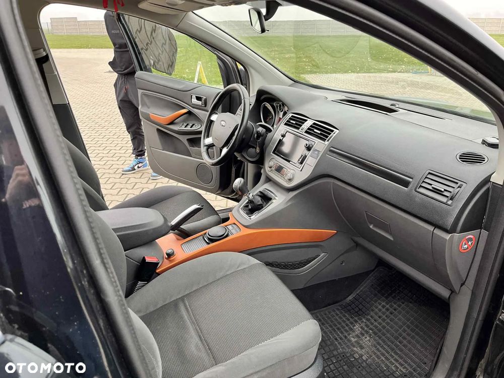 Ford Kuga 2.0 TDCi Titanium FWD - 12