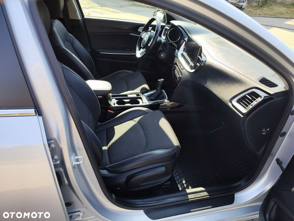 Kia Ceed 1.5 T-GDI L Business Line - 15