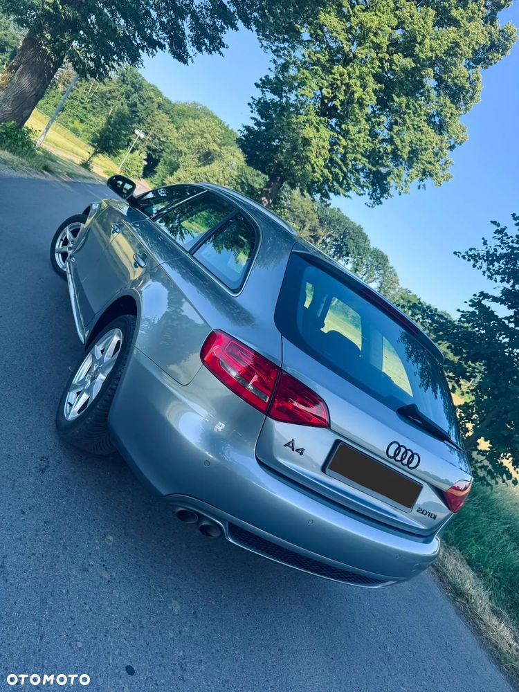 Audi A4 Avant - 4