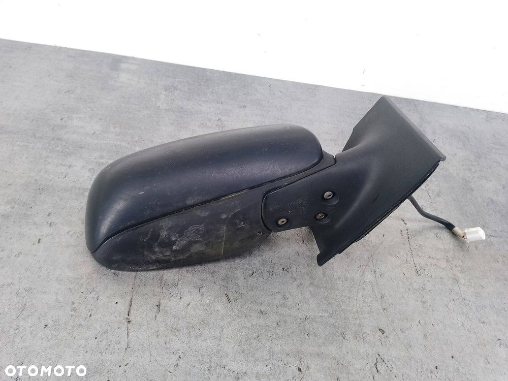 LUSTERKO PRAWE TOYOTA YARIS II 87910-0D250 3P0 - 3