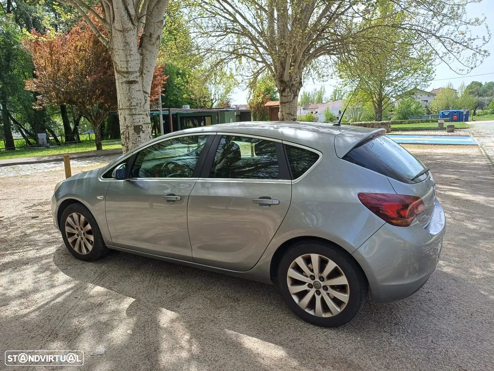 Opel Astra 1.7 CDTI Cosmo - 1