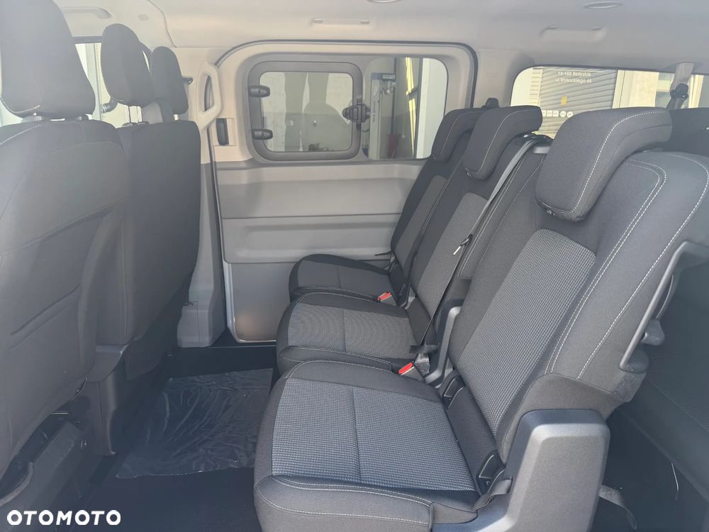Volkswagen Transporter Kombi L2H1 M1 - 12
