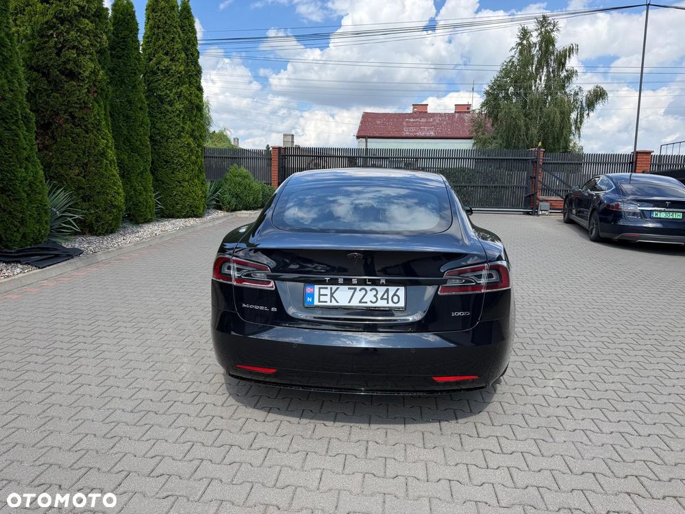 Tesla Model S - 5