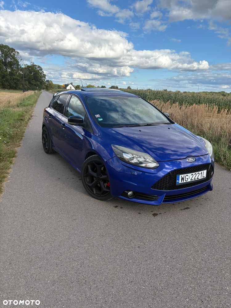 Ford Focus 2.0 EcoBoost ST mit Leder-Sport-Paket - 1