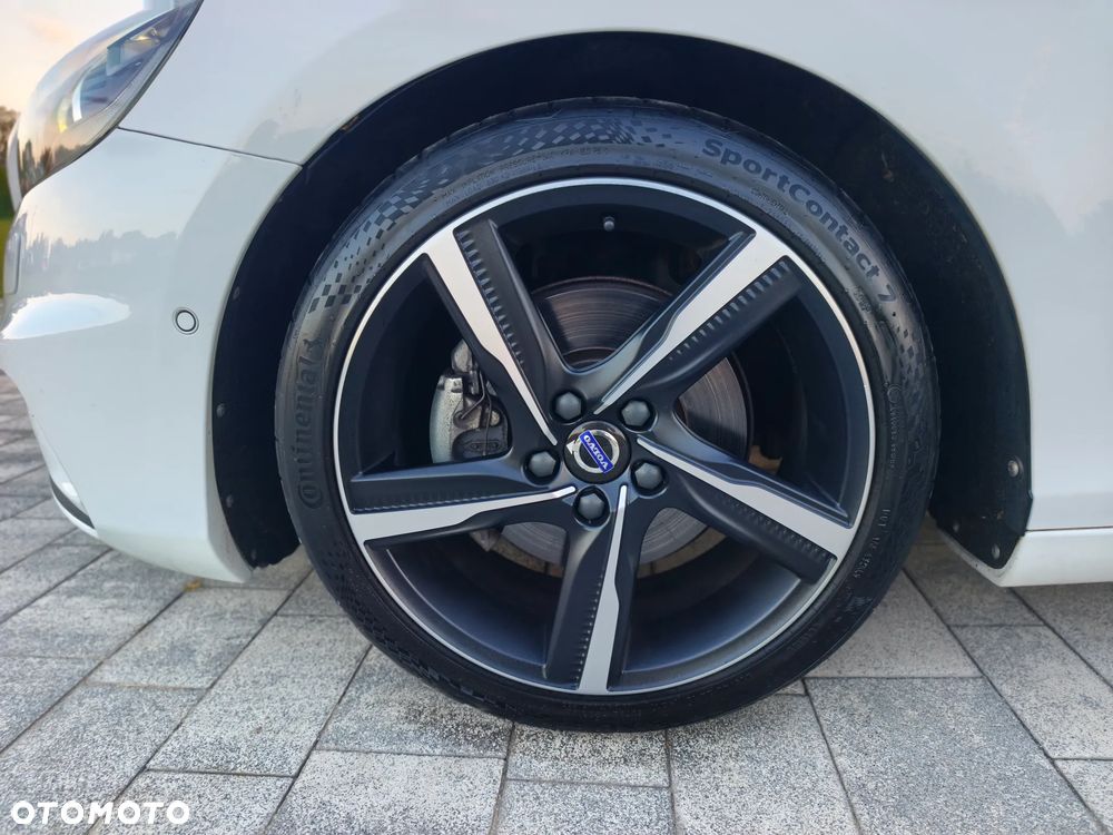 Volvo V40 T3 R-Design Momentum - 32