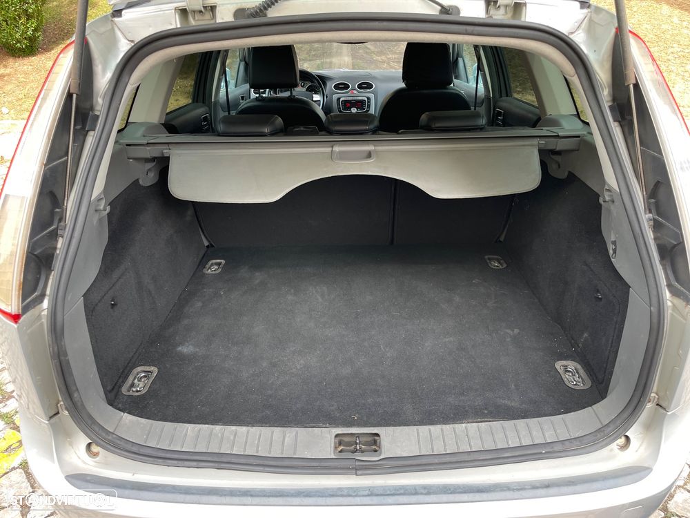 Ford Focus SW - 18