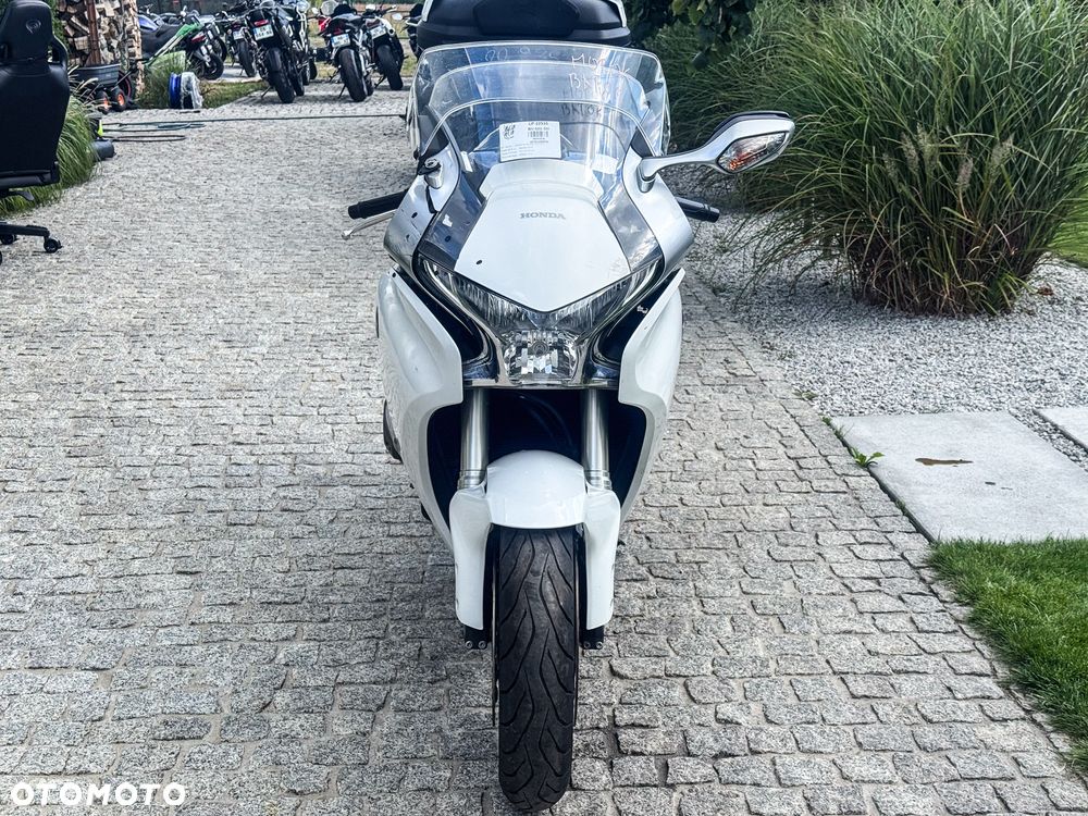 Honda VFR - 9
