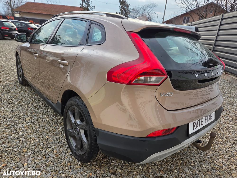 Volvo V40 D2 R Design - 3