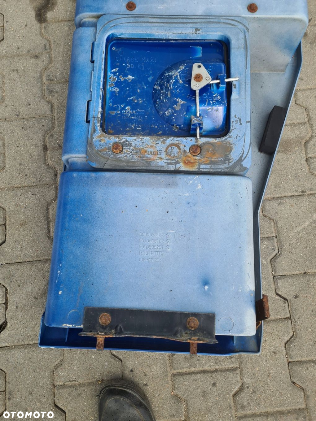 STOPNICA KOMPLETNA LEWA STOPIEŃ RENAULT MAGNUM DXI - 14