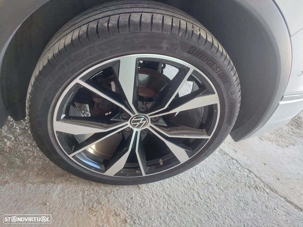 VW Tiguan 2.0 TDI R-Line DSG - 12