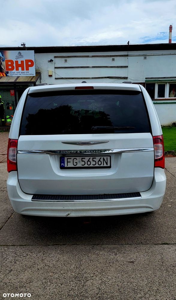 Chrysler Town & Country 3.6 Limited - 6