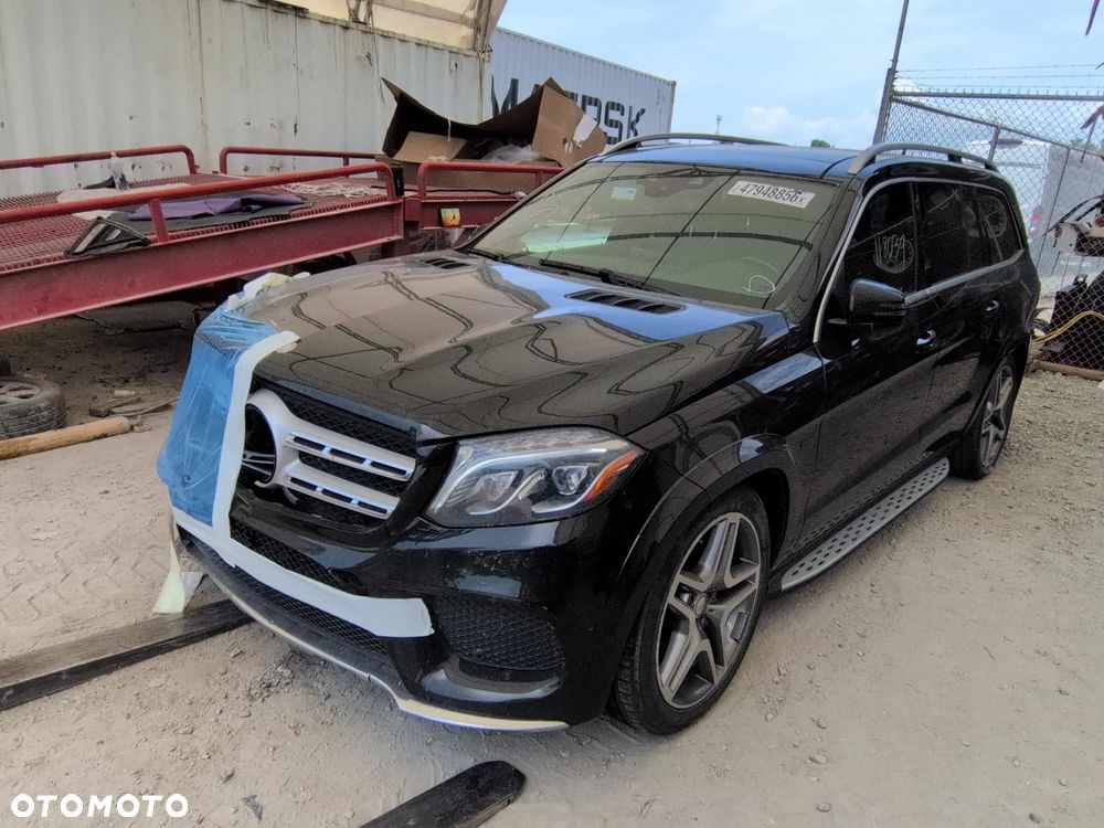 Mercedes-Benz GLS - 17