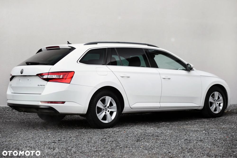 Skoda Superb 2.0 TDI Sportline - 13