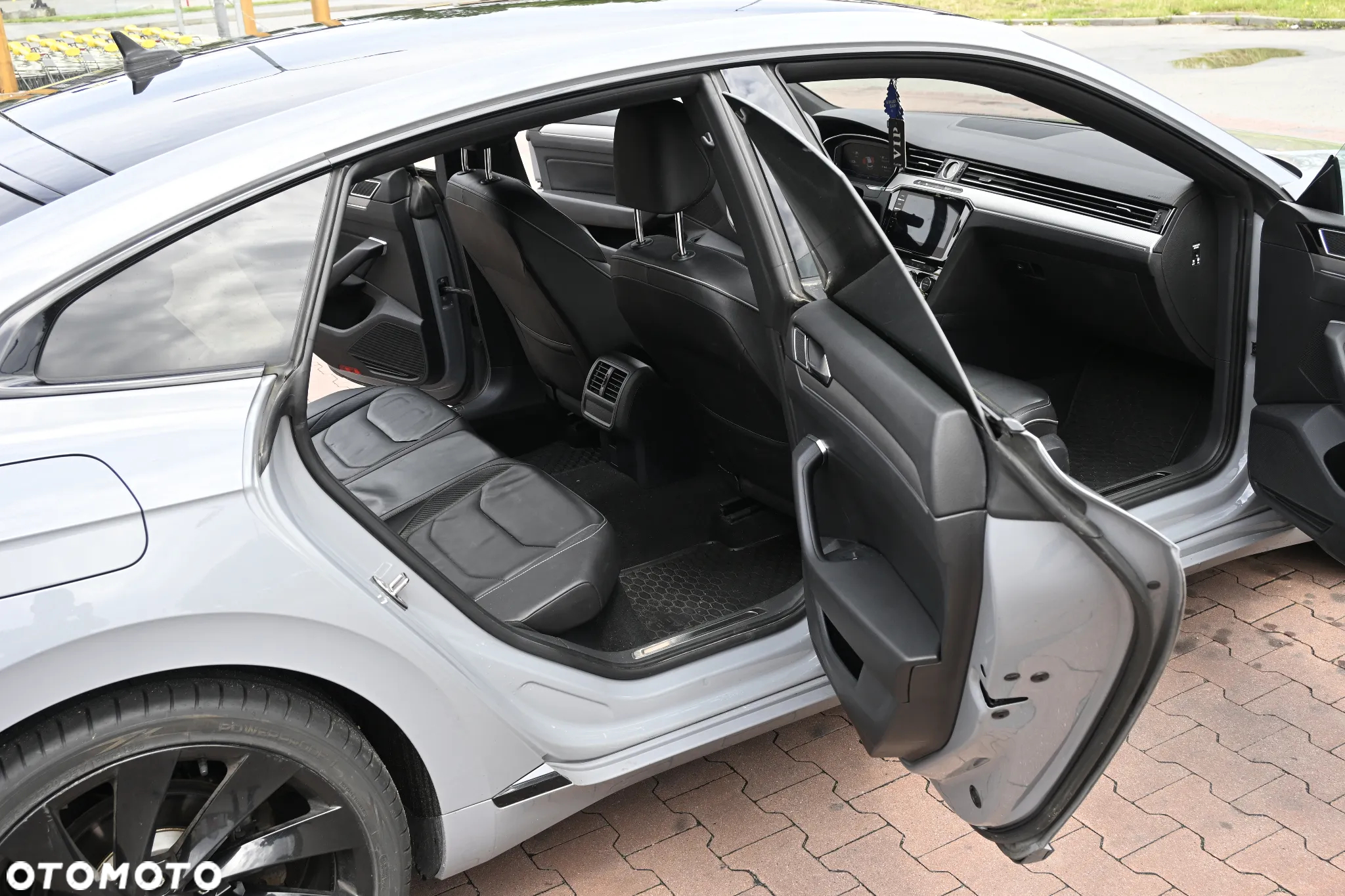 Volkswagen Arteon 2.0 TDI SCR R-Line Edition DSG - 9
