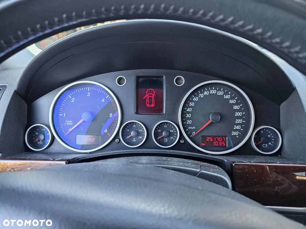 Volkswagen Touareg - 8