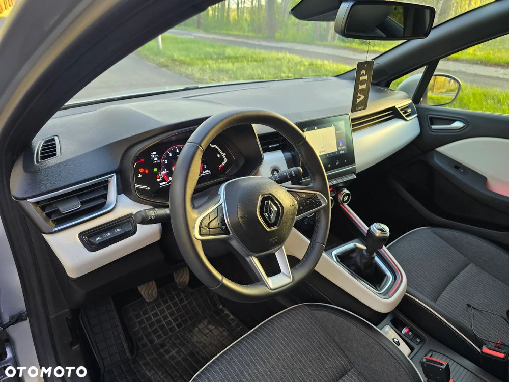 Renault Clio 1.0 TCe Techno - 10