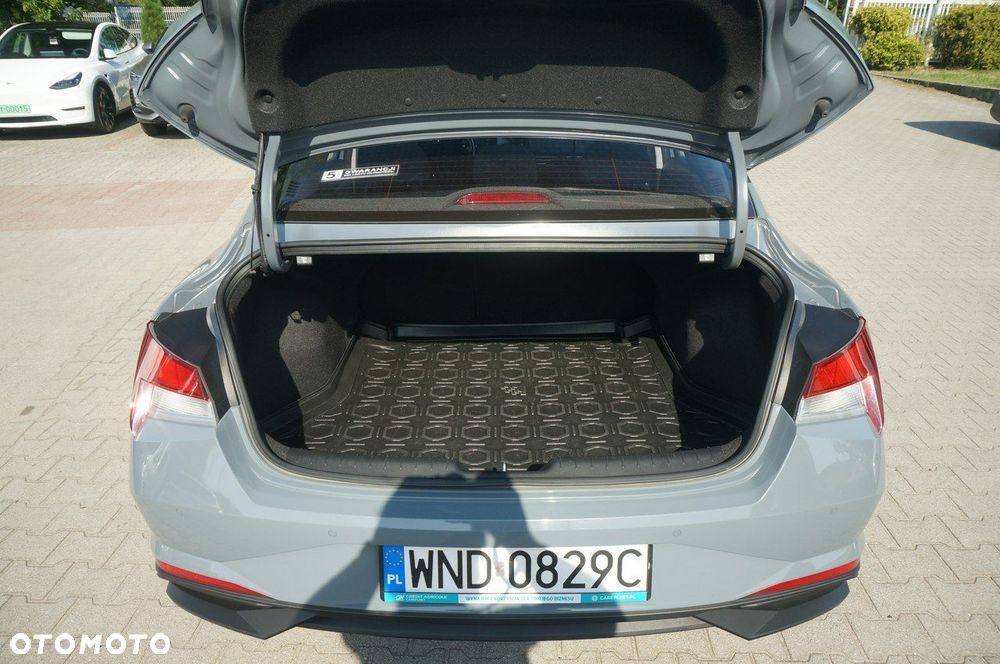 Hyundai Elantra 1.6 Modern - 32