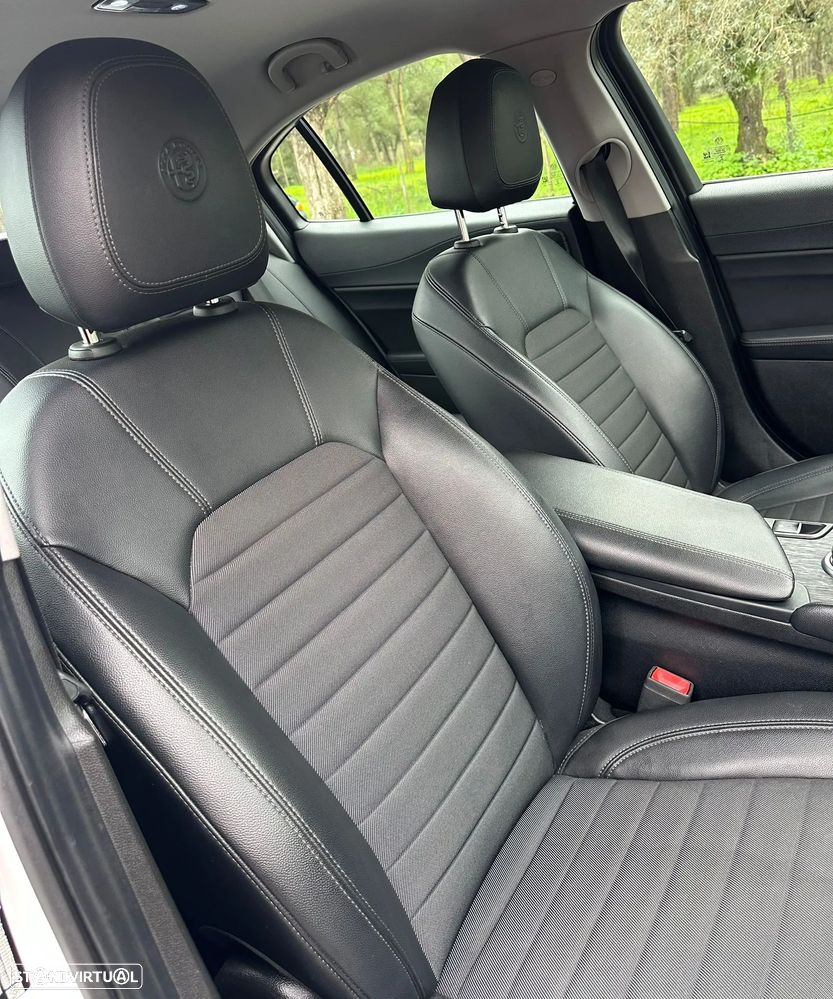 Alfa Romeo Giulia 2.2 D Super AT8 - 15