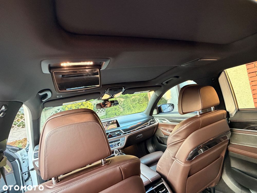 BMW Seria 7 740Li - 30