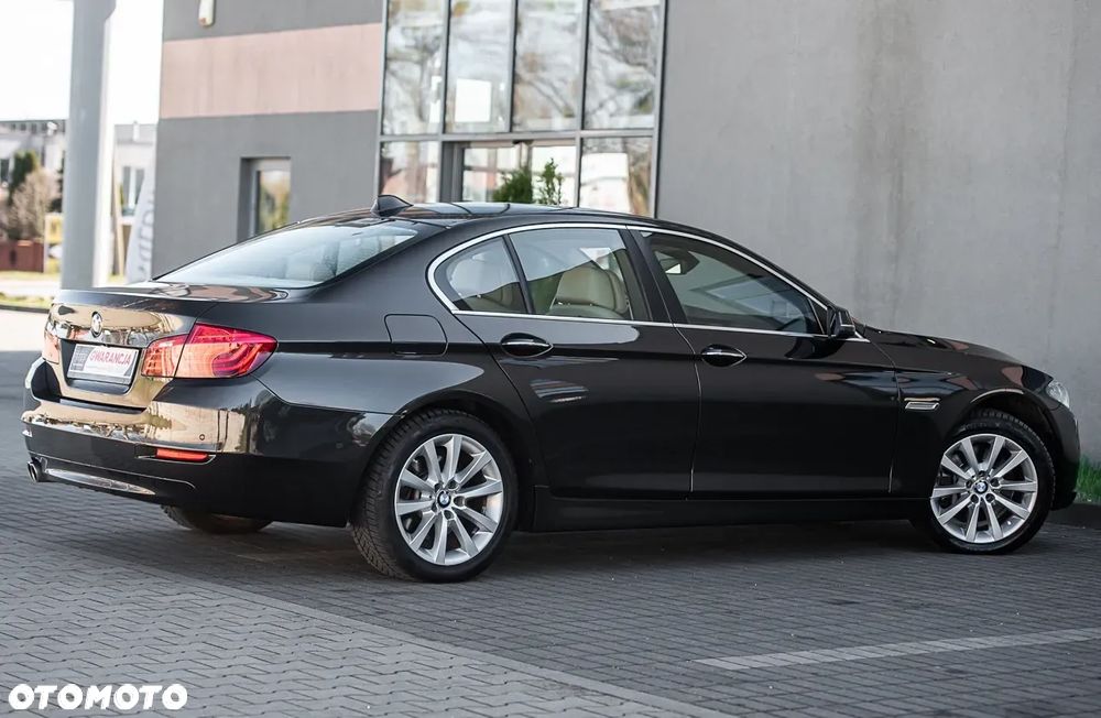 BMW Seria 5 525d Sport-Aut Luxury Line - 39