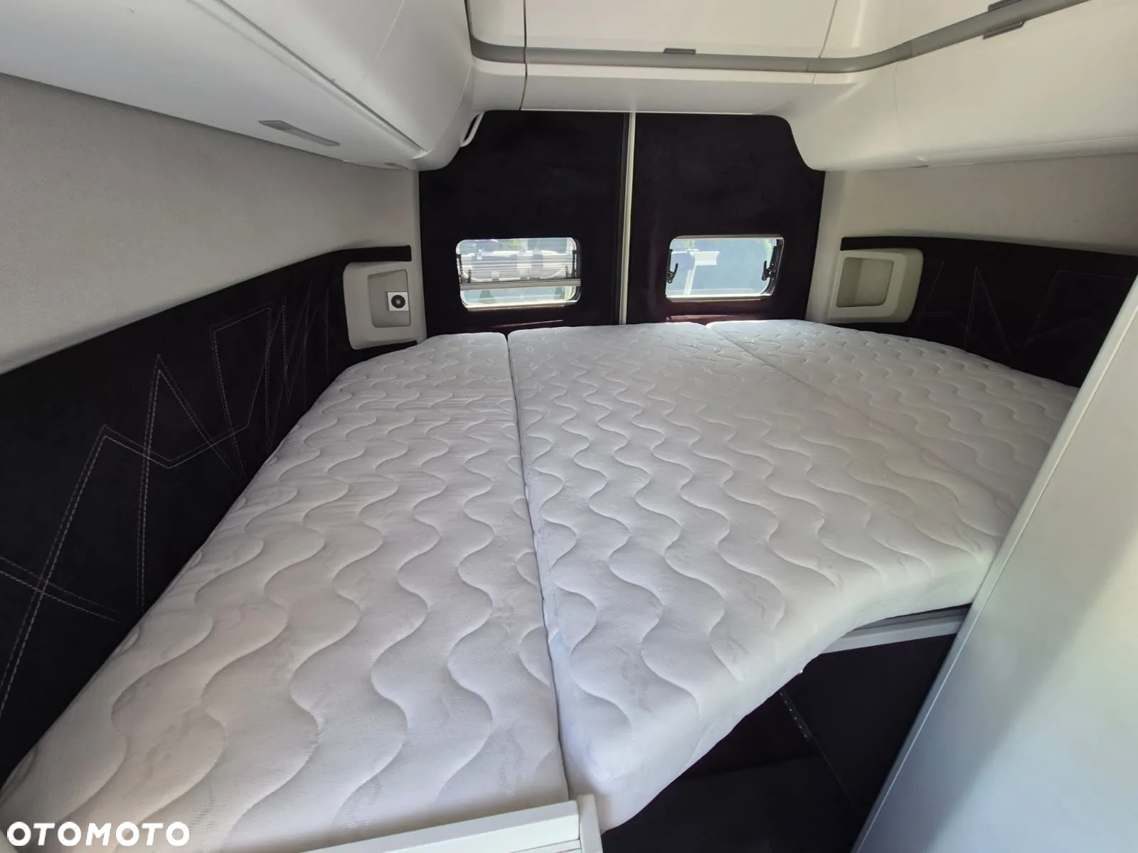 Volkswagen Grand California 600 Bulli 60`s edition FV23% - 10