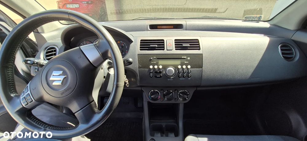 Suzuki Swift - 10