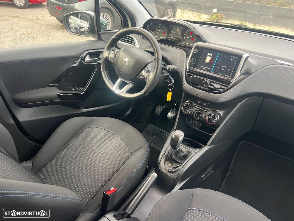 Peugeot 208 1.2 PureTech Style - 15