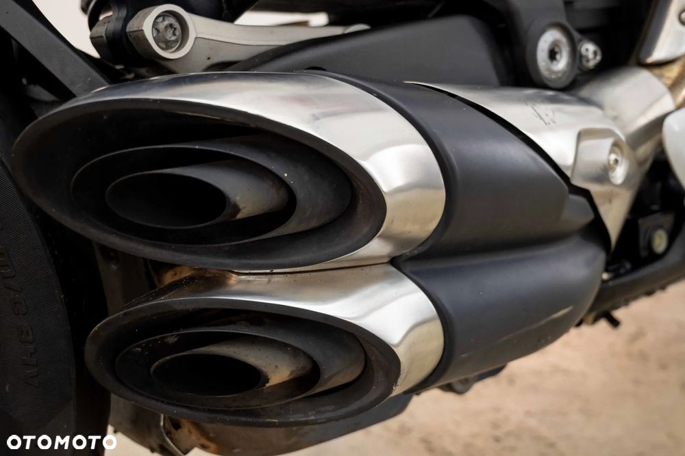 Triumph Rocket - 13