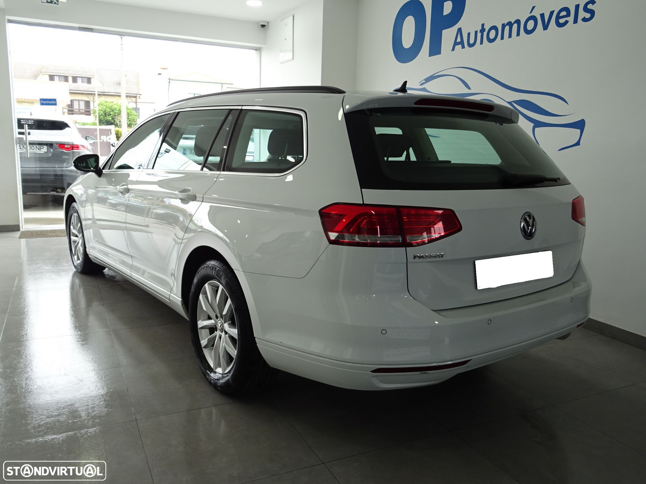 VW Passat Variant 1.6 TDI Confortline DSG - 5