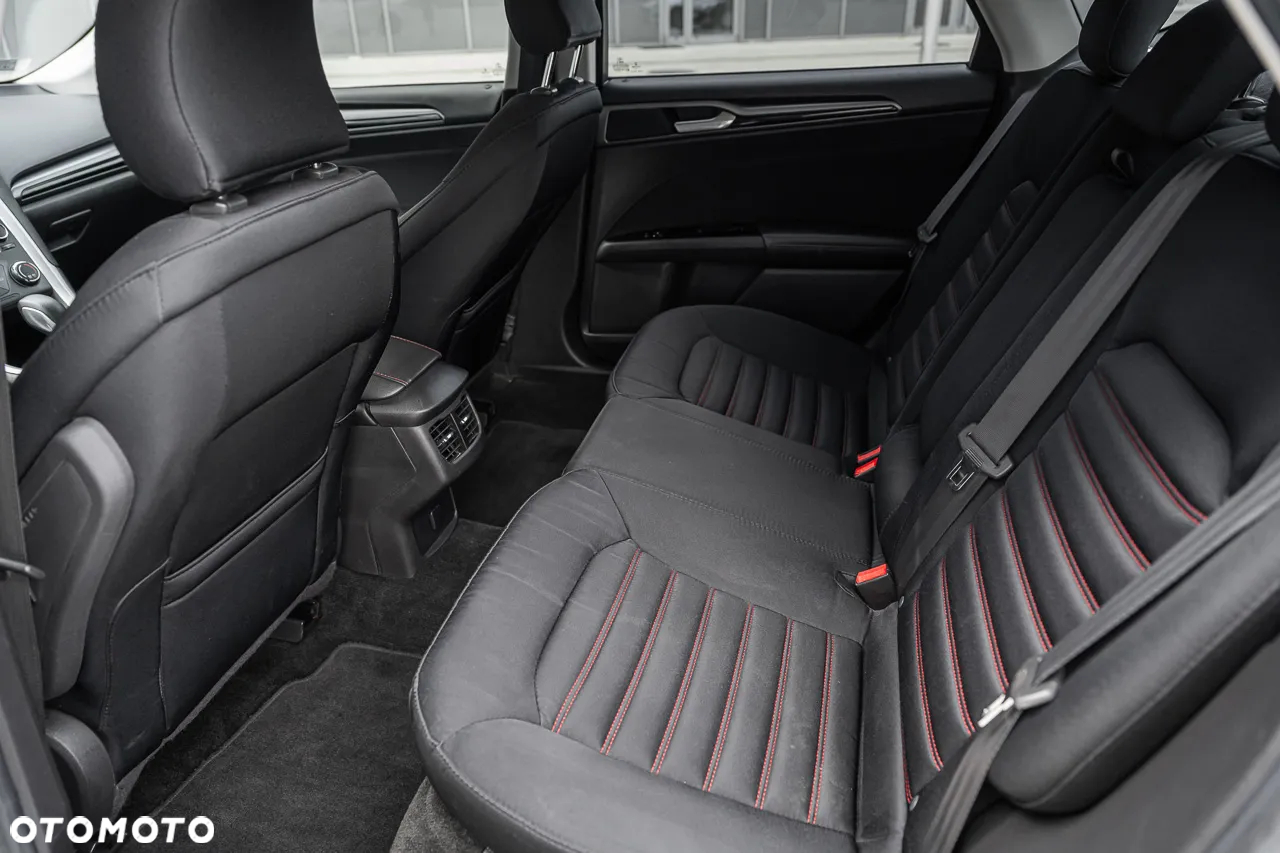 Ford Fusion - 26