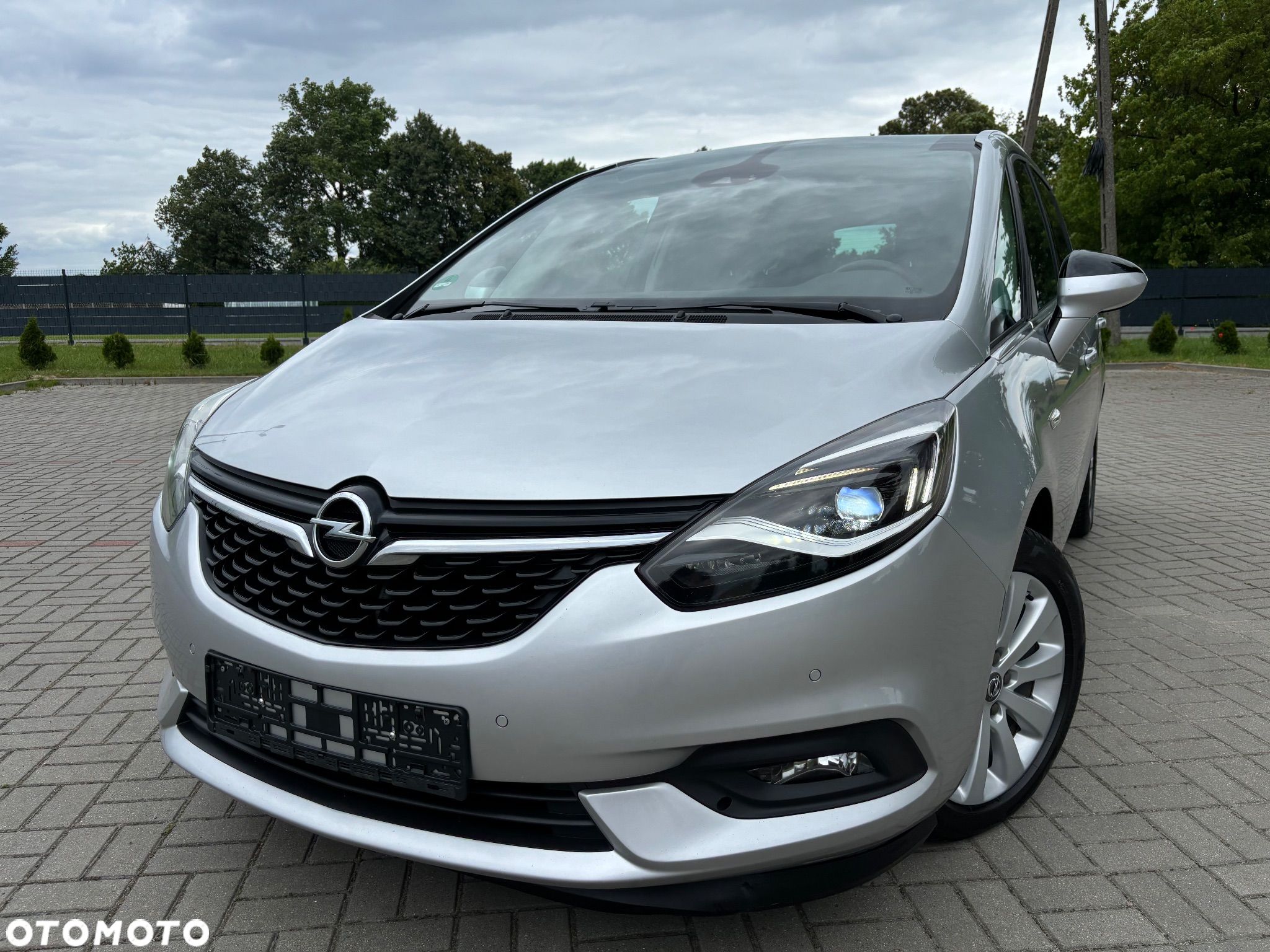 Opel Zafira Tourer 2.0 CDTI Automatik Business Innovation - 1