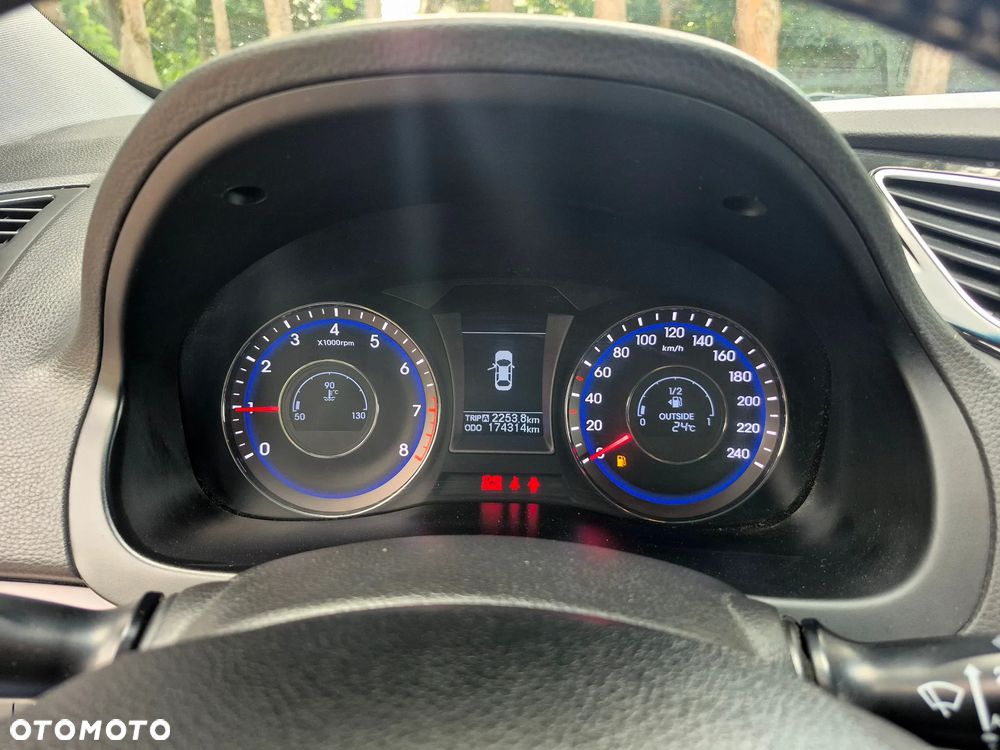Hyundai i40 i40cw 1.6 Fifa World Cup Edition - 23
