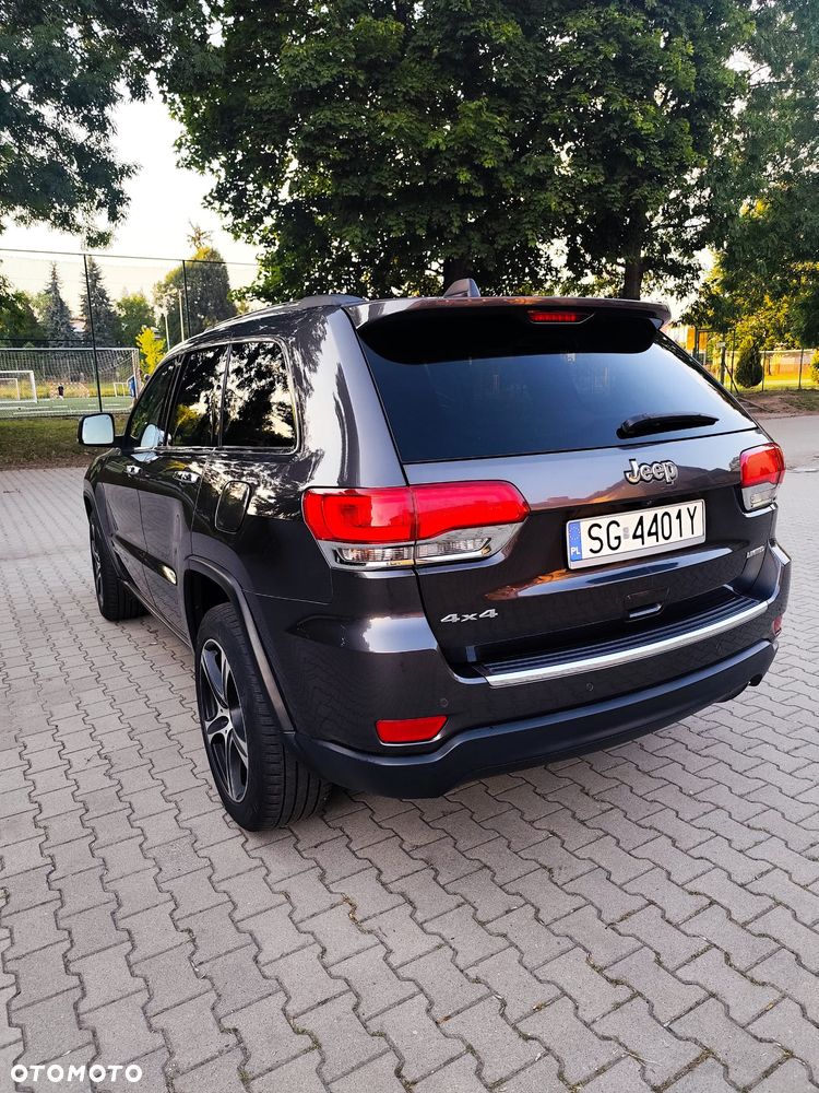 Jeep Grand Cherokee - 15
