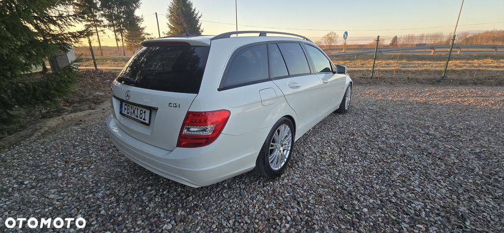 Mercedes-Benz Klasa C 220 CDI DPF (BlueEFFICIENCY) Elegance - 3