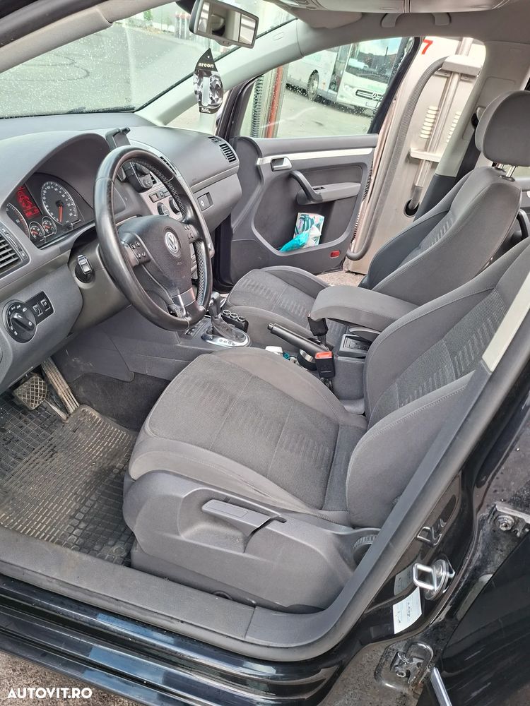 Volkswagen Touran 2.0 TDI DPF DSG Highline - 31
