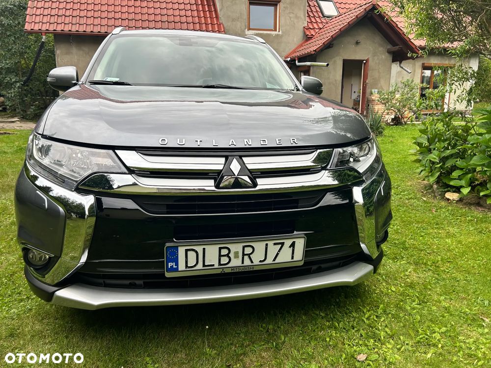 Mitsubishi Outlander 2.0 4WD CVT Diamant+ - 2