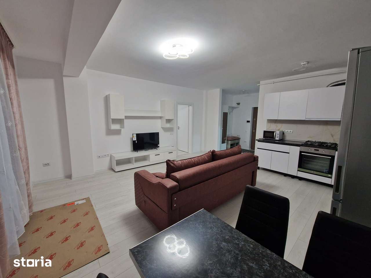 Apartament 2camere, mobilat,parcare, terasa 31mp, Sub Cetate, Floresti — fotografia 3