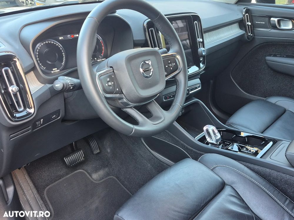 Volvo XC 40 T2 Plus Dark - 12