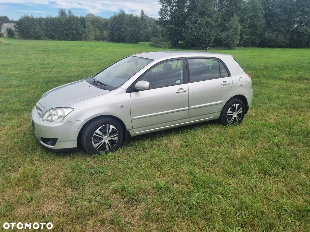 Toyota Corolla 2.0 D-4D Base - 9